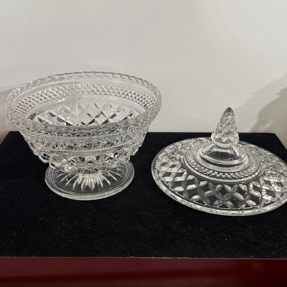 Anchor Hocking Wexford Clear Candy Dish With Diamond Cut Clear Glass. - Picture 2 of 8